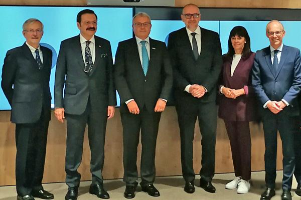 Ebner, Hisarciklioğlu, Dlouhý, Bek, Schultz, Frieden Ebner, Hisarciklioğlu, Dlouhý, Bek, Schultz, Frieden