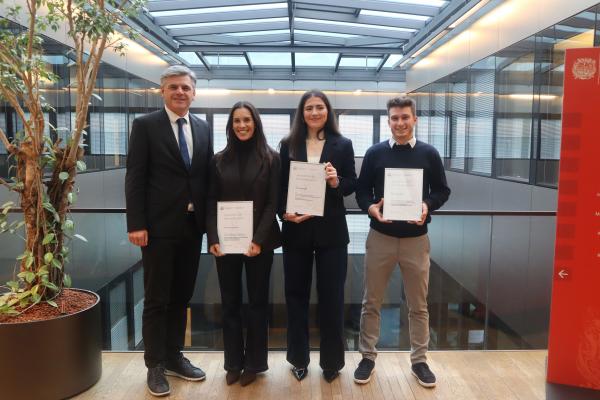 Abschlussarbeiten zur Südtiroler Wirtschaft Abschlussarbeiten zur Südtiroler Wirtschaft