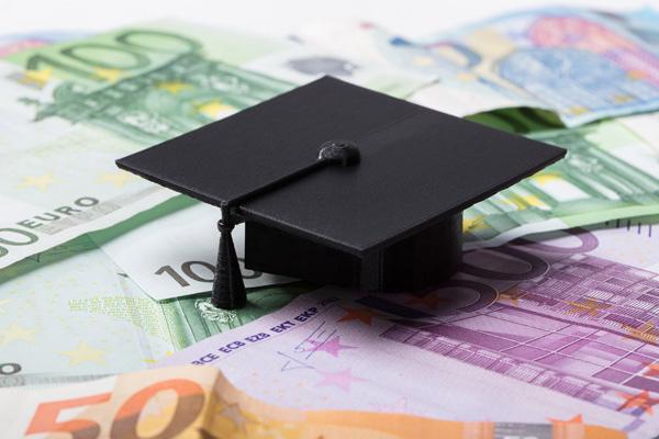 16 borse di studio per studenti e studentesse universitari