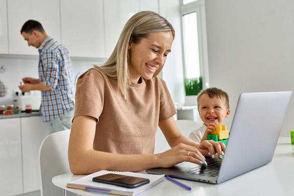 La conciliazione famiglia - lavoro La conciliazione famiglia - lavoro