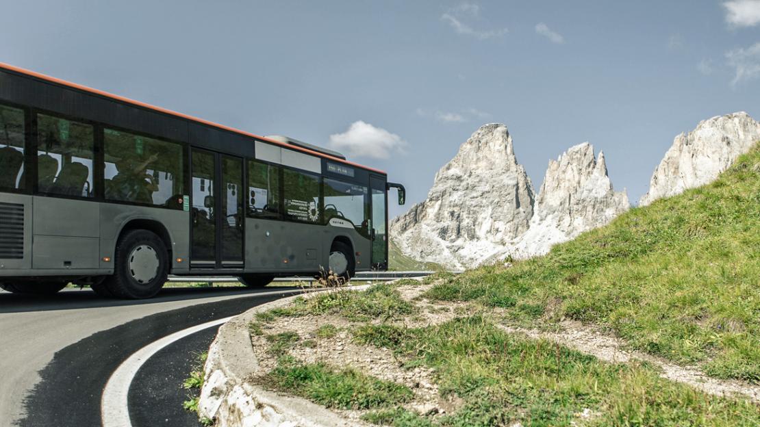Es gilt, die Nutzung der öffentlichen Verkehrsmittel durch Einheimische und Gäste zu erhöhen. Es gilt, die Nutzung der öffentlichen Verkehrsmittel durch Einheimische und Gäste zu erhöhen.