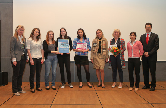 I vincitori del concorso di idee classe 4H della Fachoberschule für Tourismus und Biotechnologie "Marie Curie" Meran