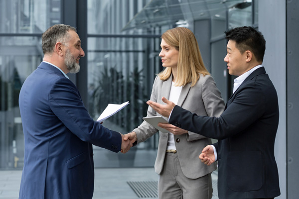 Nuovi clienti e partner commerciali