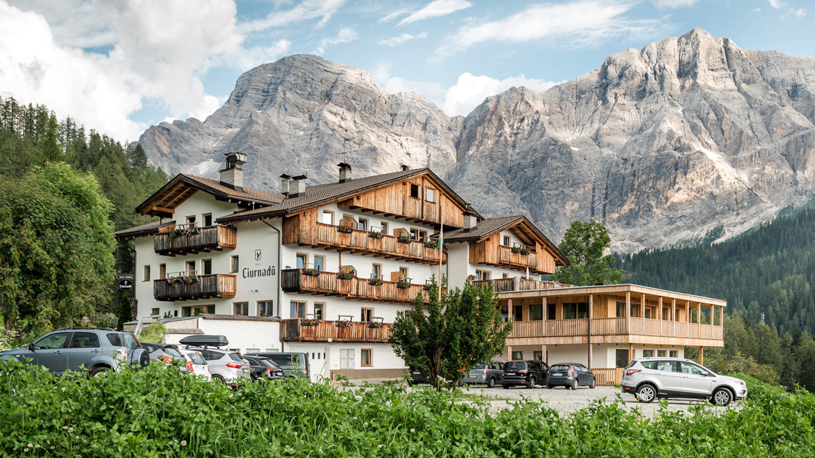 Rita Moling führt zusammen mit ihrem Mann das Hotel Ciurnadù in Wengen.